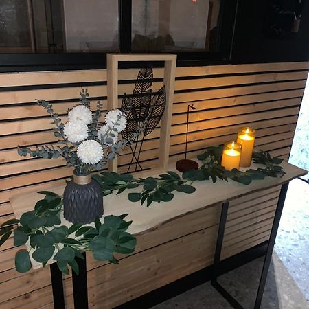 Love Room, La Douce Angevine Анже Екстериор снимка