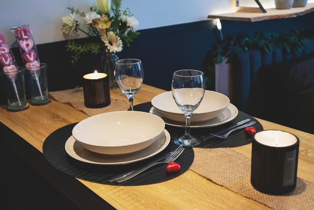 Love Room, La Douce Angevine Анже Екстериор снимка