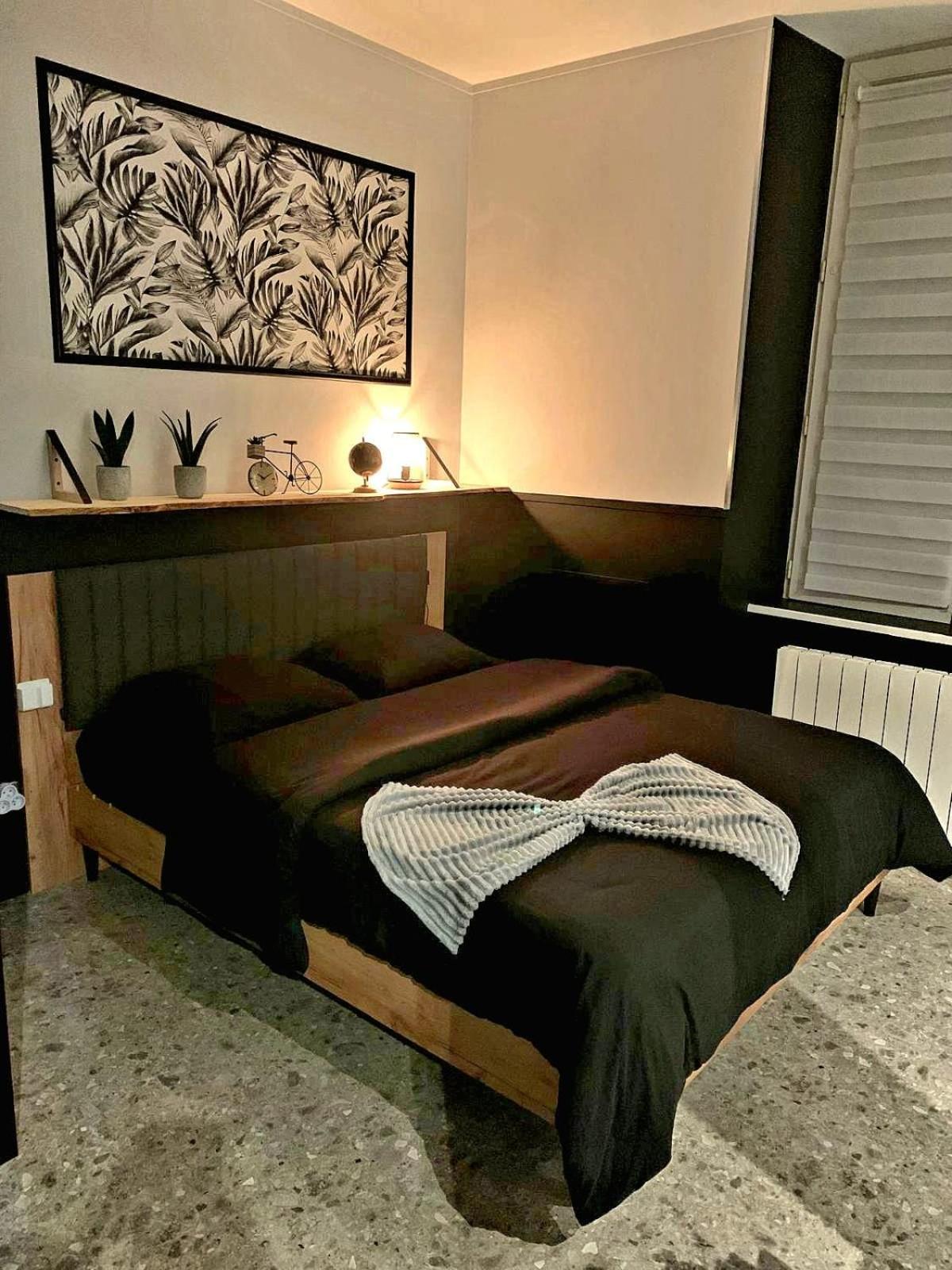 Love Room, La Douce Angevine Анже Екстериор снимка